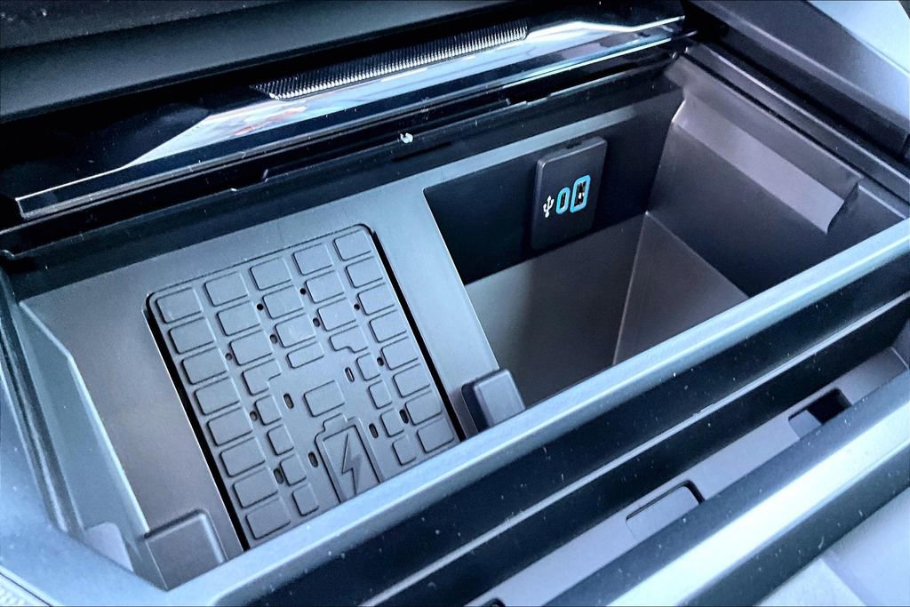 New 2026 Ford F250 Lariat w/ Black Appearance Package image 18