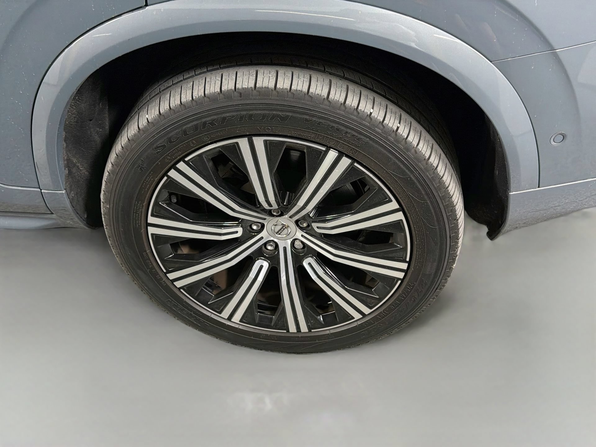 Certified 2023 Volvo XC90 B6 Plus w/ Protection Package Premier AWD/4WD image 34