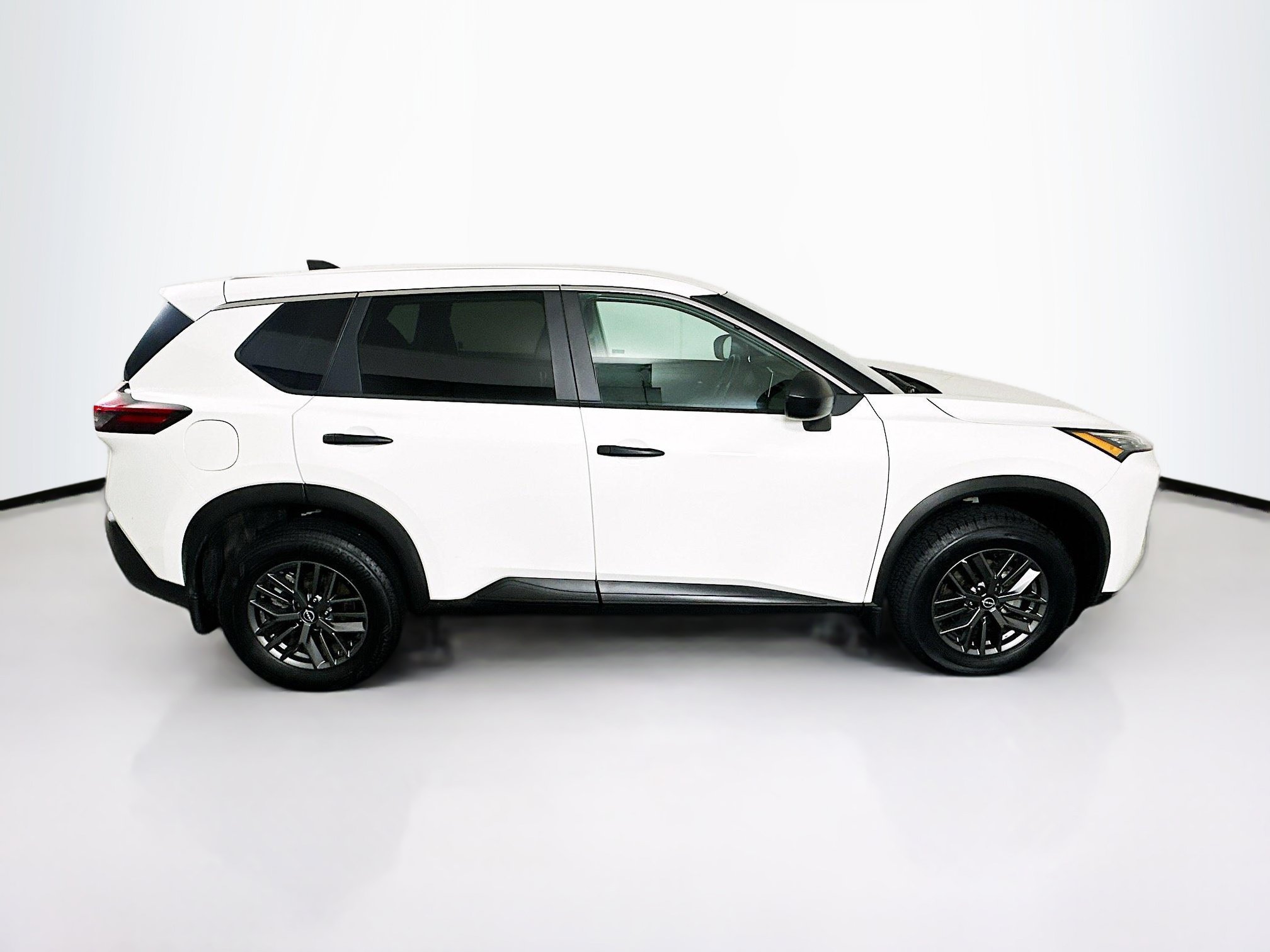 Used 2023 Nissan Rogue S FWD image 10