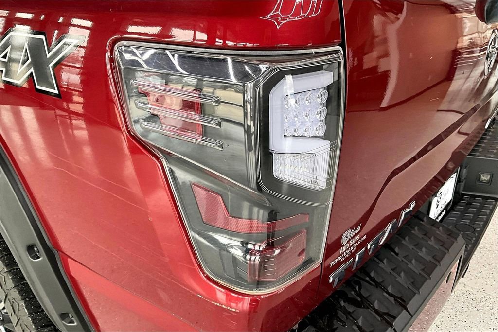 Used 2018 Nissan Titan PRO-4X w/ Pro-4x Convenience Package image 24