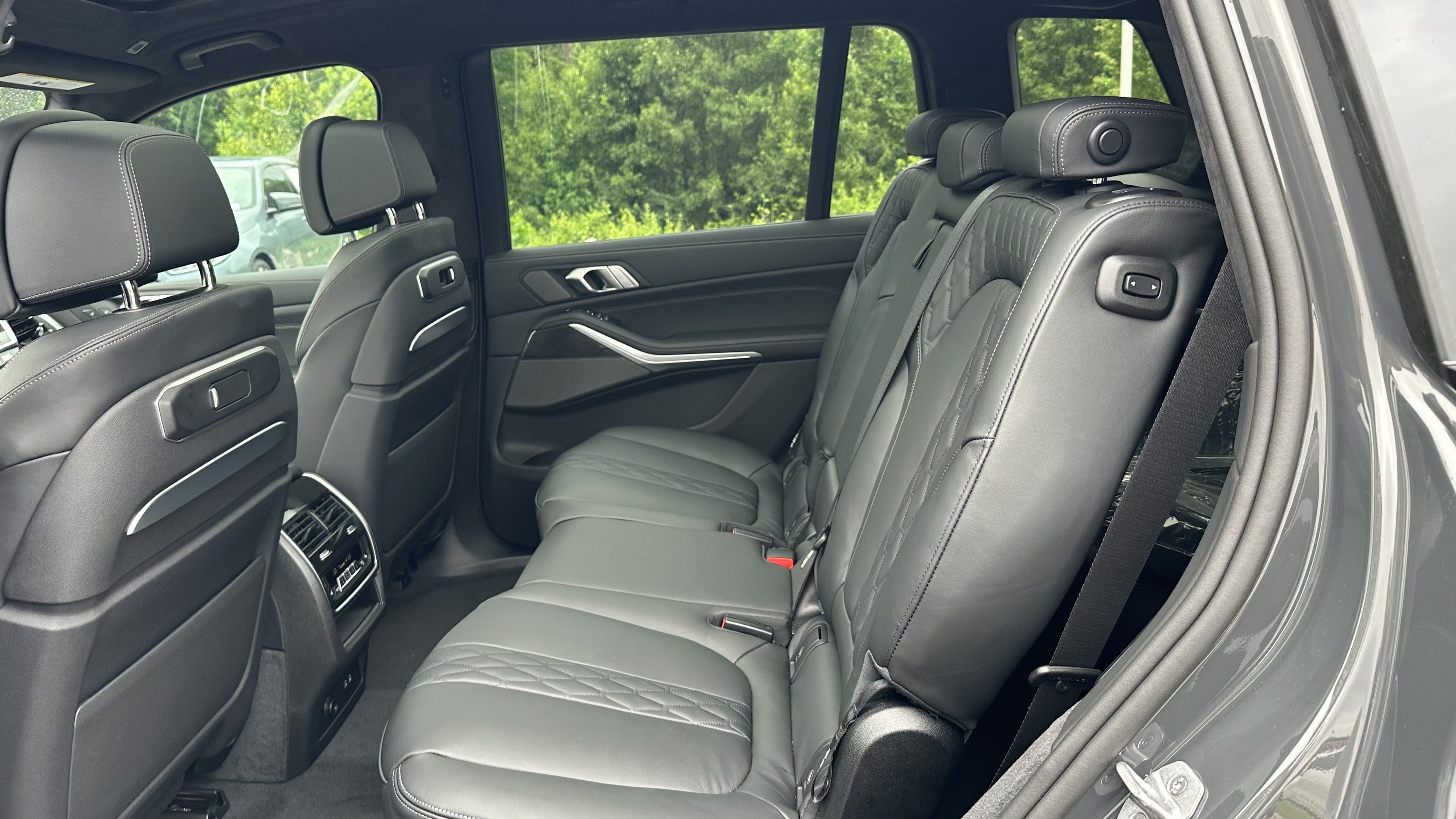 Used 2026 BMW X7 M60i AWD/4WD image 30