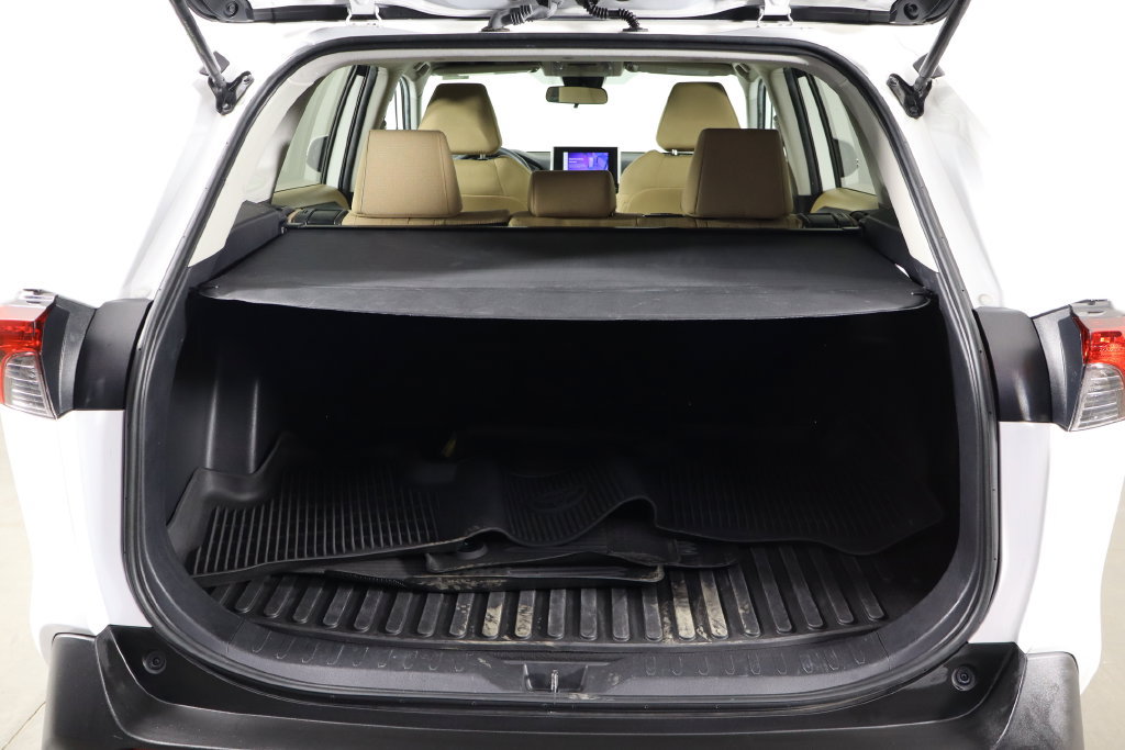 Used 2023 Toyota RAV4 XLE AWD/4WD image 17