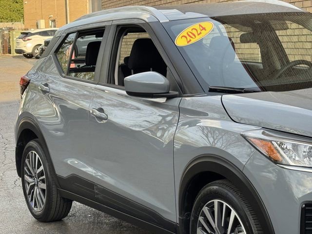 Used 2024 Nissan Kicks SV FWD image 4