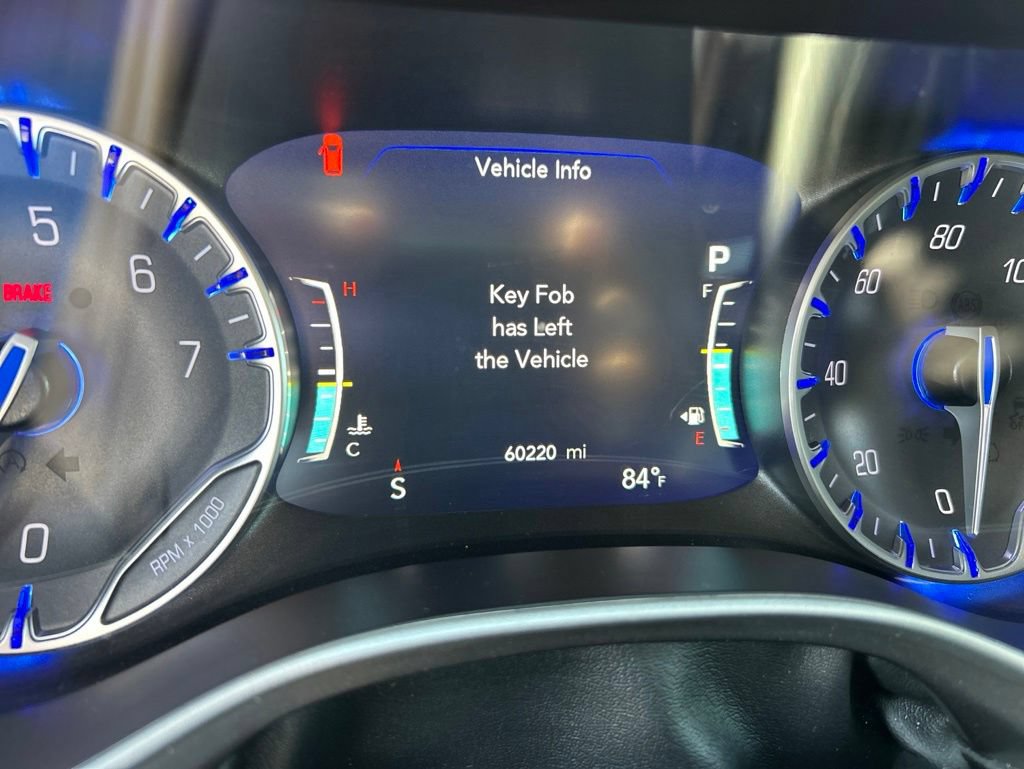 Used 2024 Chrysler Pacifica Touring-L FWD image 47