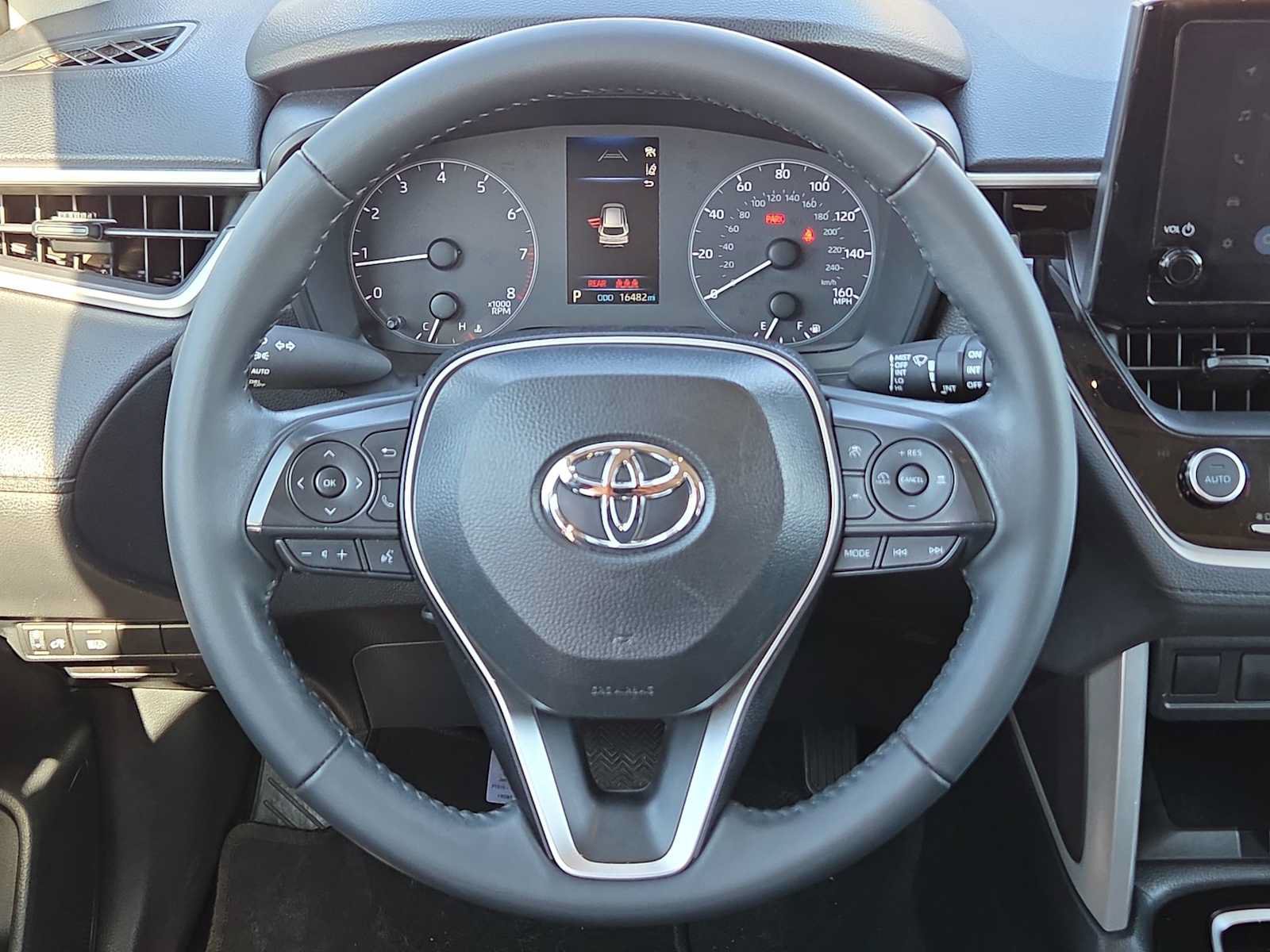 Certified 2025 Toyota Corolla Cross LE w/ Moonroof Package FWD image 19