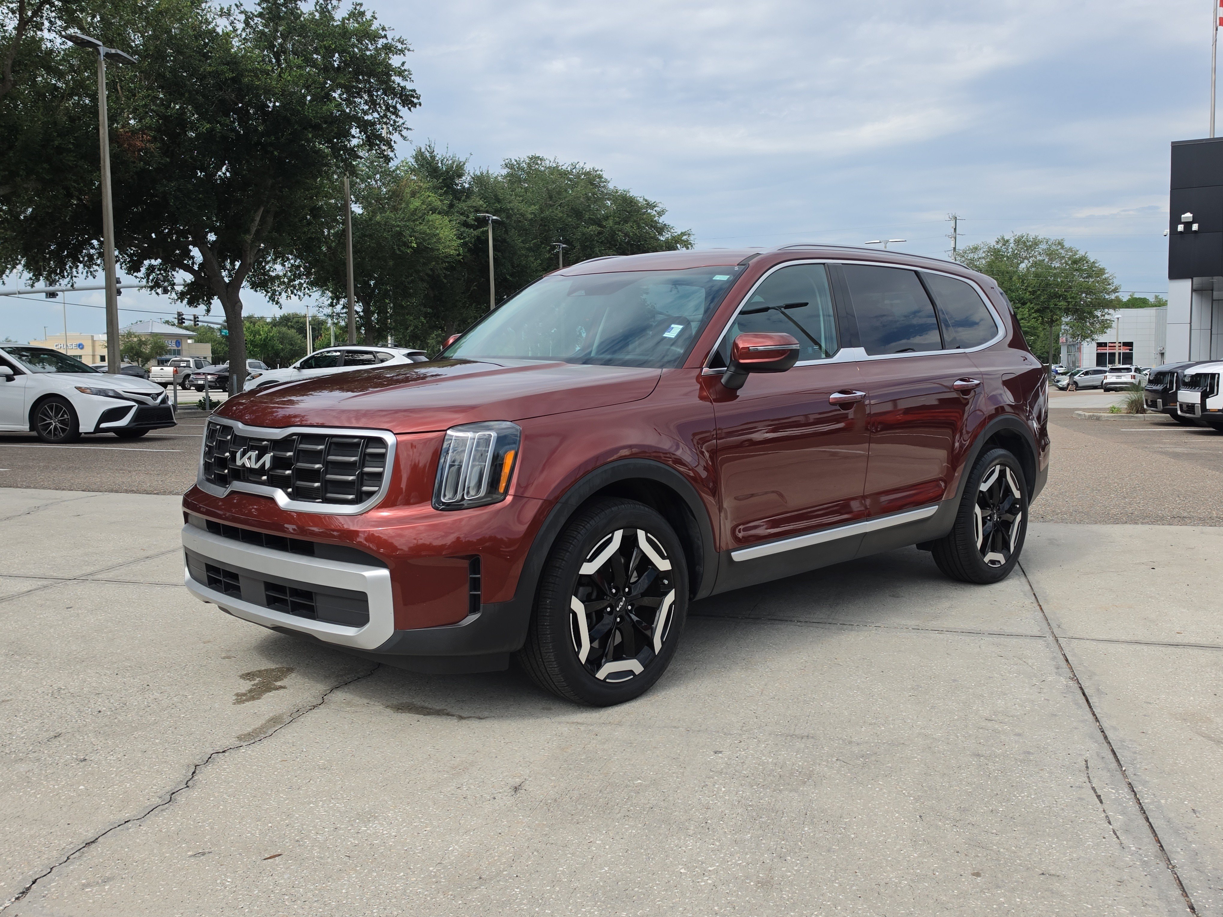 Certified 2024 Kia Telluride S AWD/4WD image 4