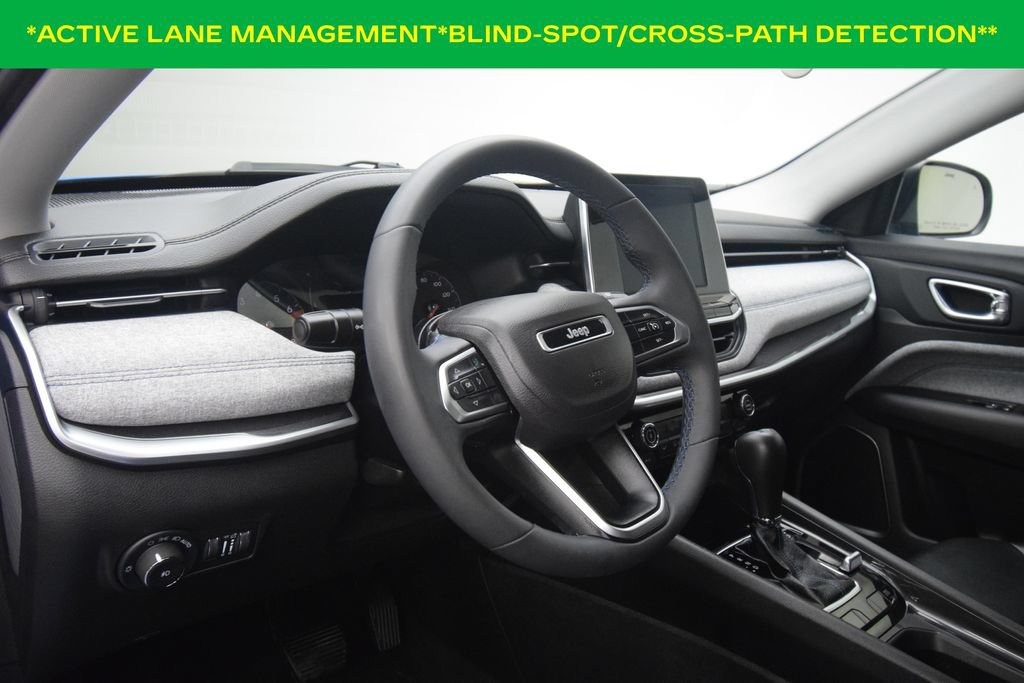 Used 2022 Jeep Compass Latitude AWD/4WD image 16