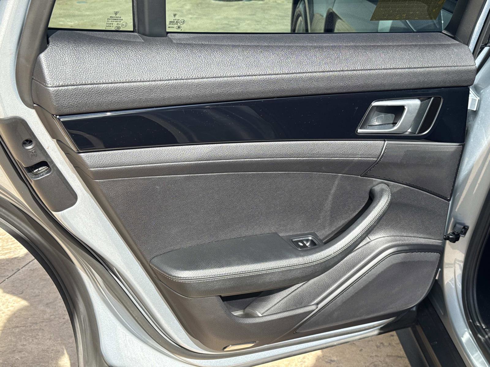 Used 2021 Porsche Panamera image 11