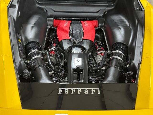Used 2020 Ferrari F8 Tributo RWD image 27