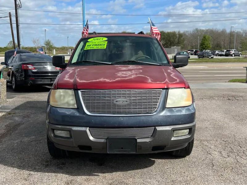 Used 2005 Ford Expedition XLT image 3