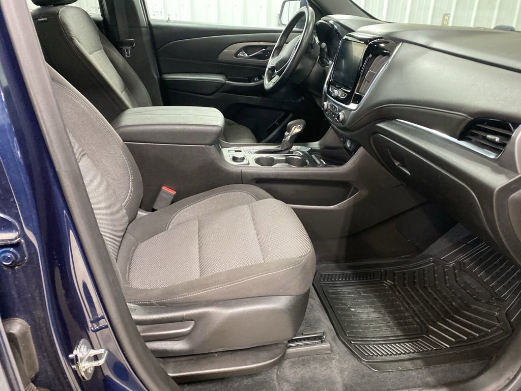Certified 2023 Chevrolet Traverse LT w/ Midnight/Sport Edition AWD/4WD image 11