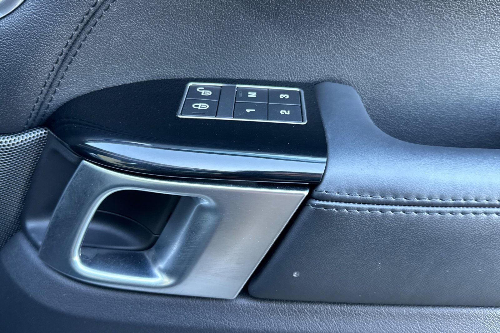 Used 2019 Land Rover Range Rover Sport HSE image 19