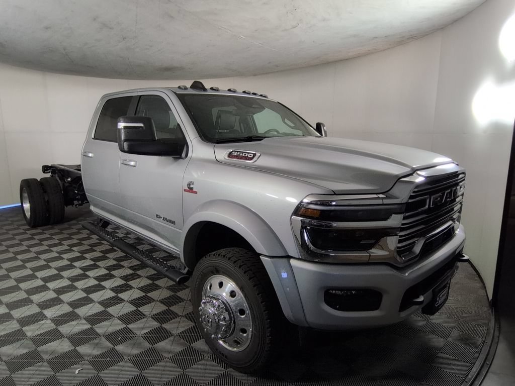 New 2026 RAM 5500 Tradesman AWD/4WD image 3
