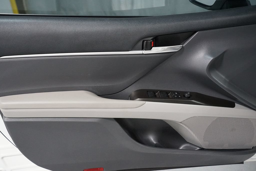 Used 2022 Toyota Camry SE FWD image 28