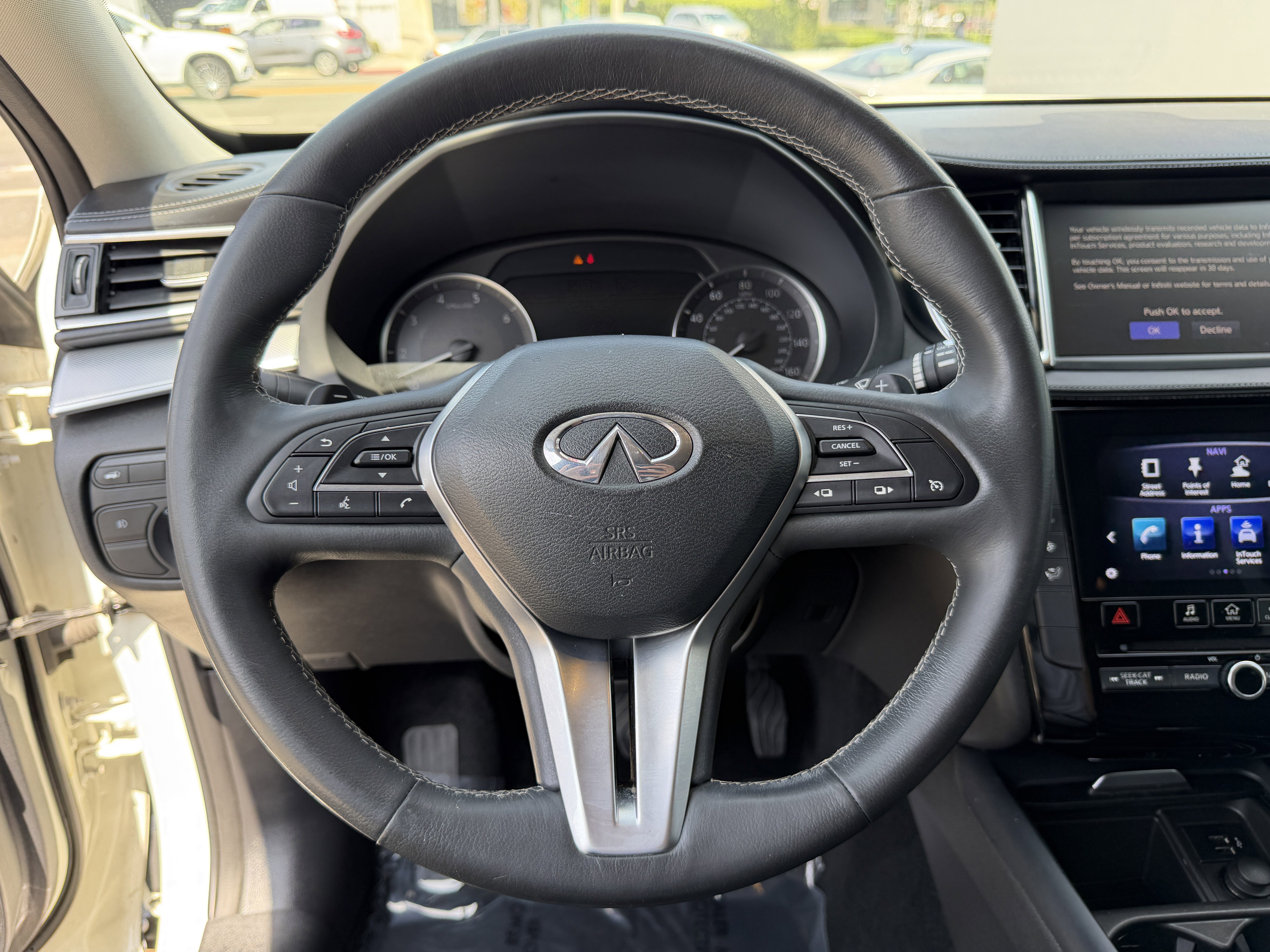 Used 2019 INFINITI QX50 Luxe w/ Navigation Package FWD image 19