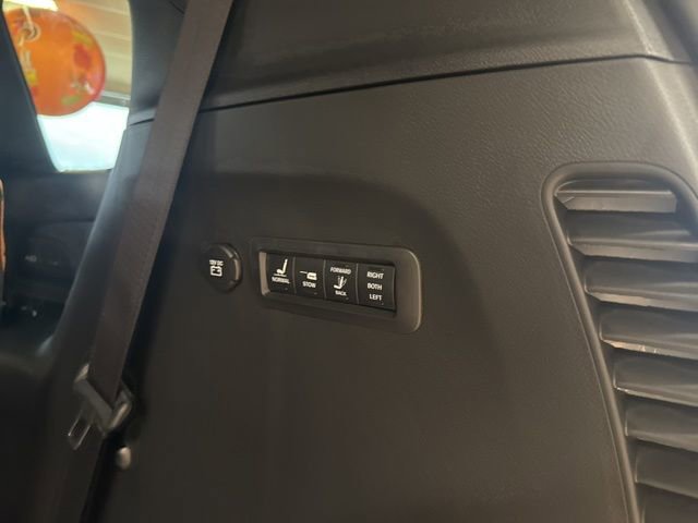 New 2026 Chrysler Pacifica Pinnacle image 22