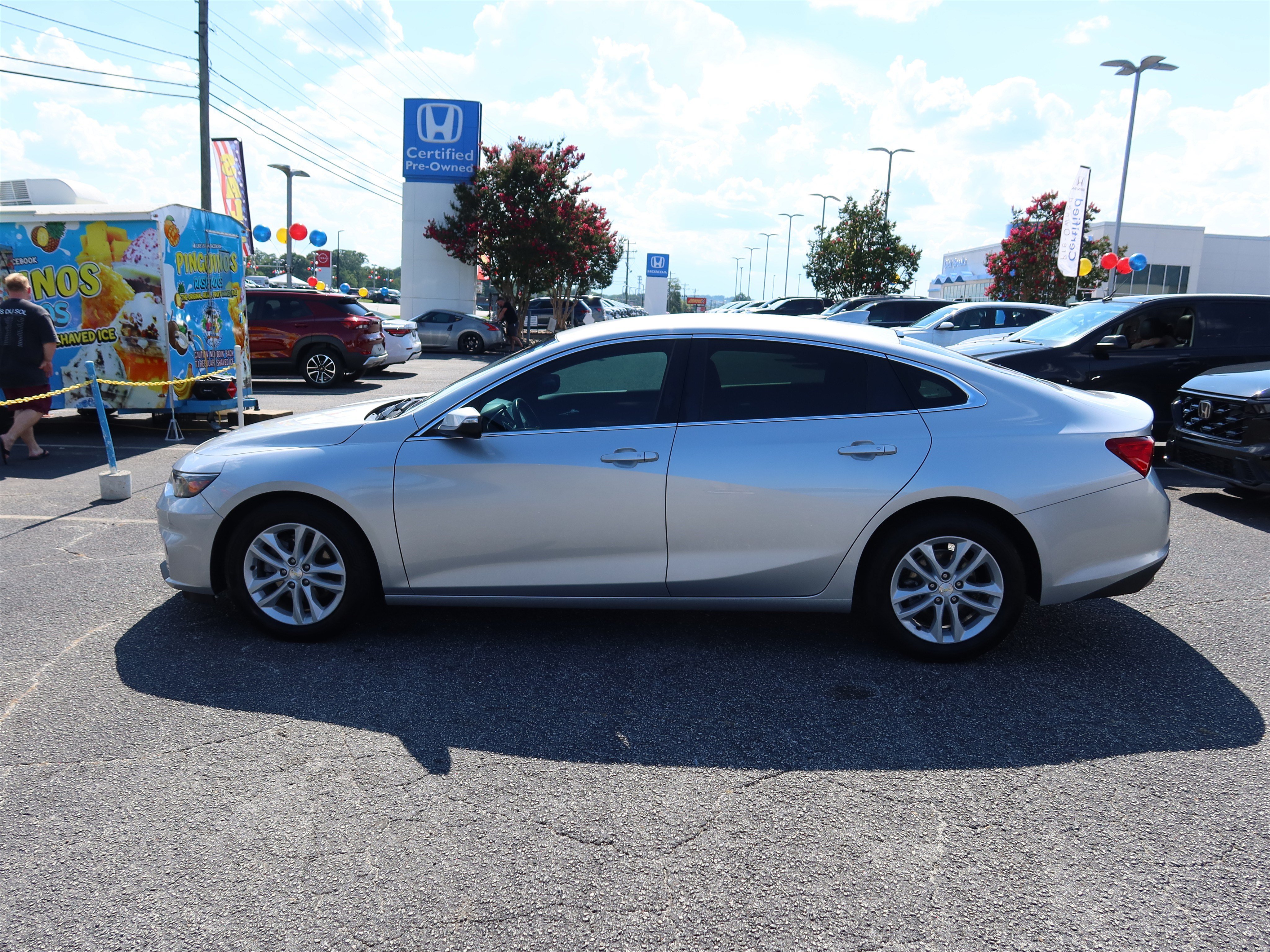Used 2018 Chevrolet Malibu LT FWD image 7