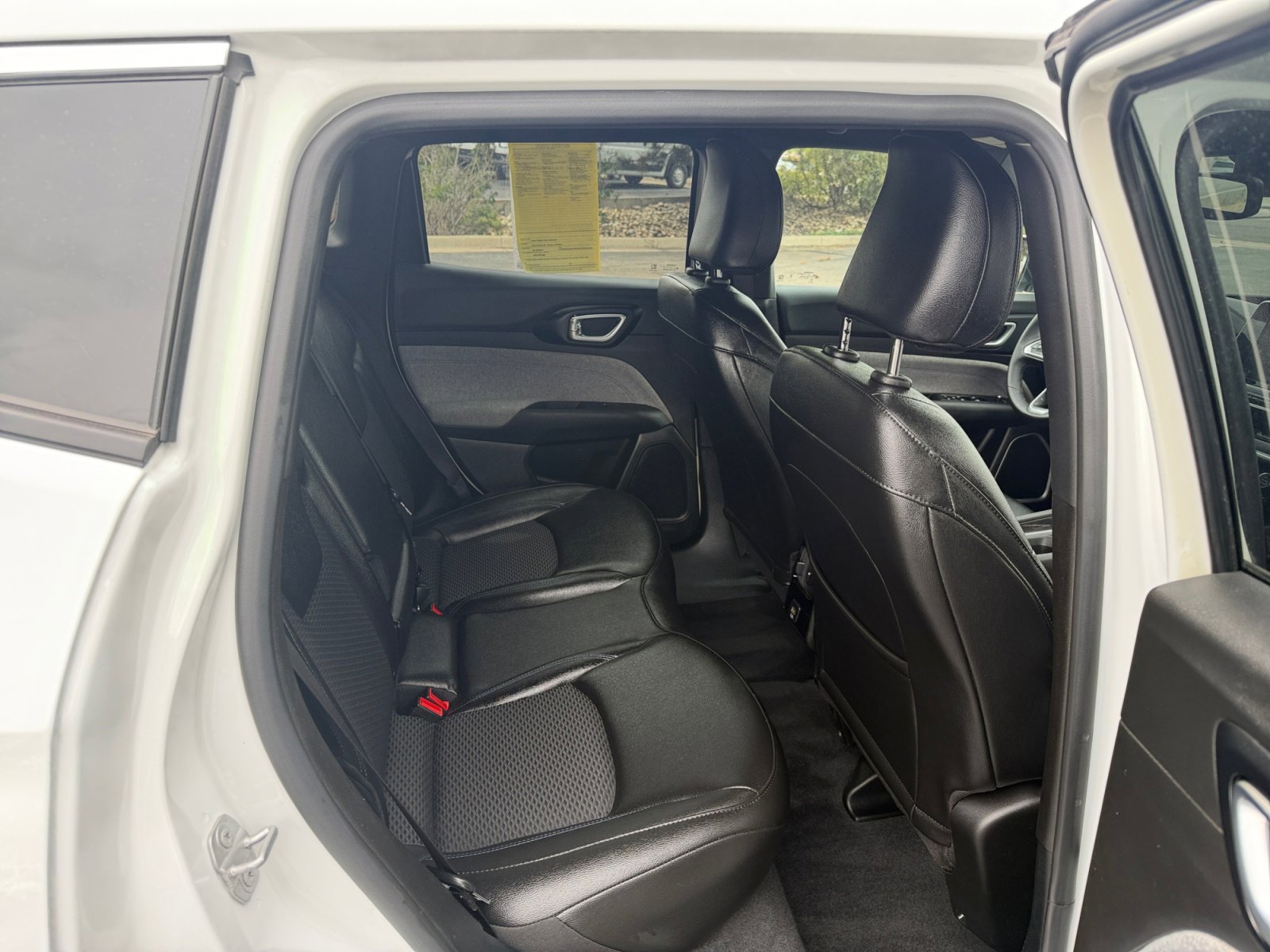 Used 2025 Jeep Compass Latitude AWD/4WD image 18