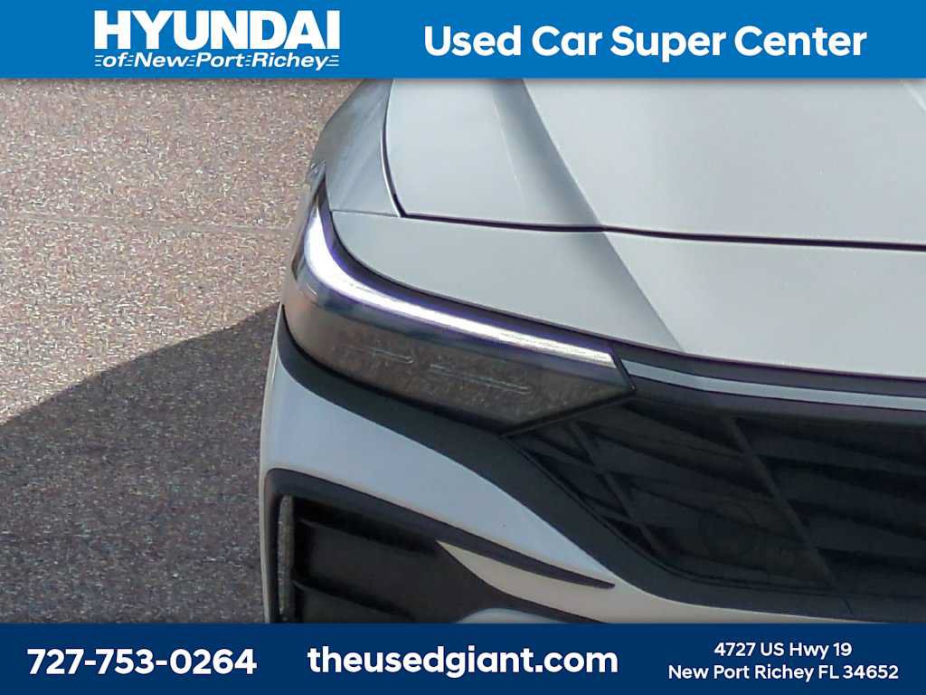 Used 2025 Hyundai Elantra Sport FWD image 9