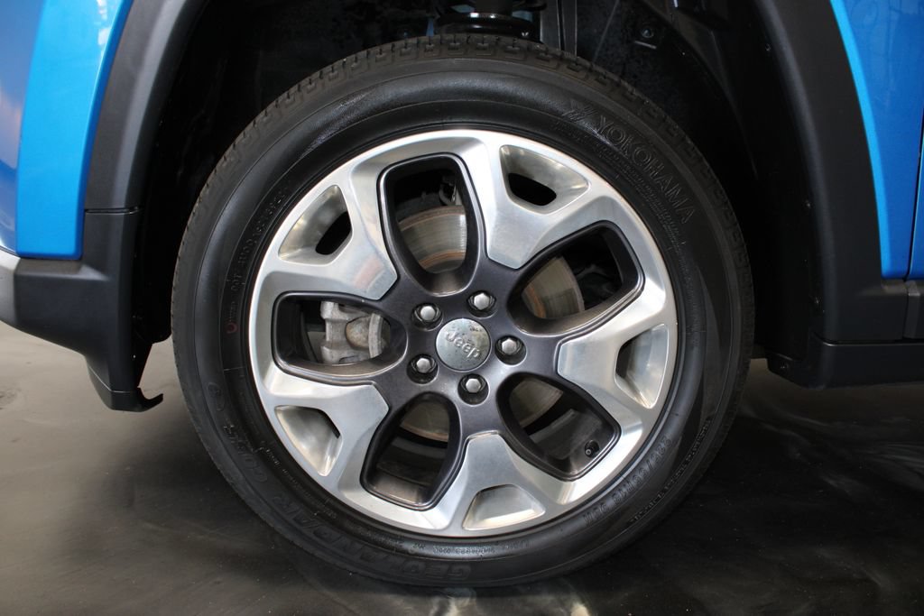 Used 2020 Jeep Compass Limited AWD/4WD image 28