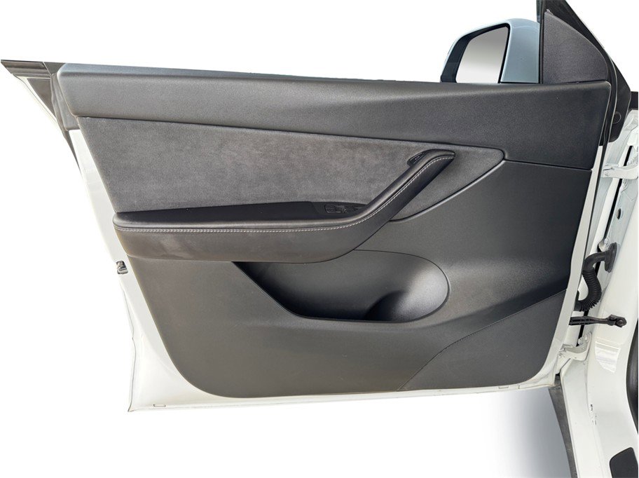 Used 2022 Tesla Model Y Long Range AWD/4WD image 14