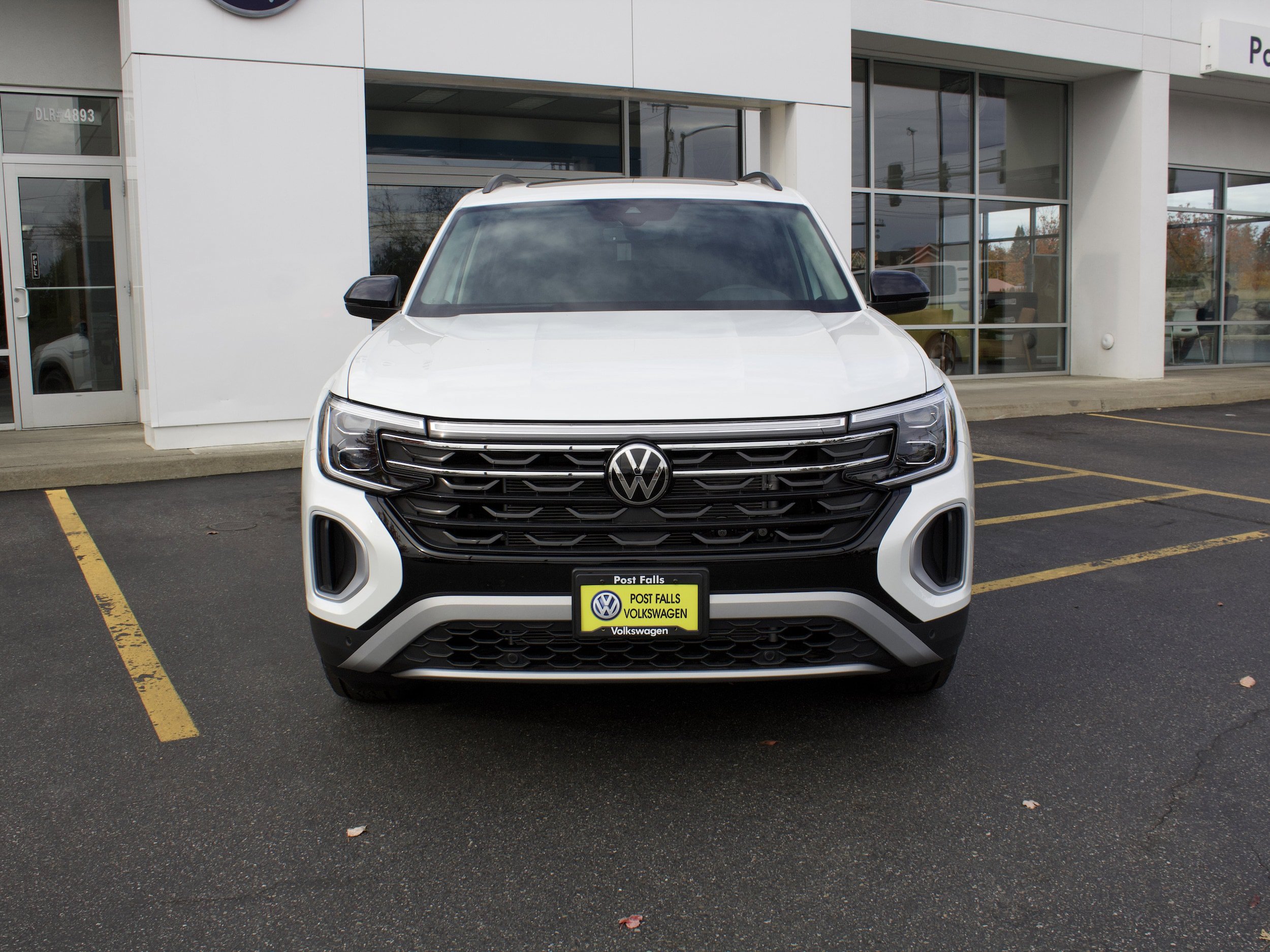 New 2026 Volkswagen Atlas Peak Edition AWD/4WD image 2