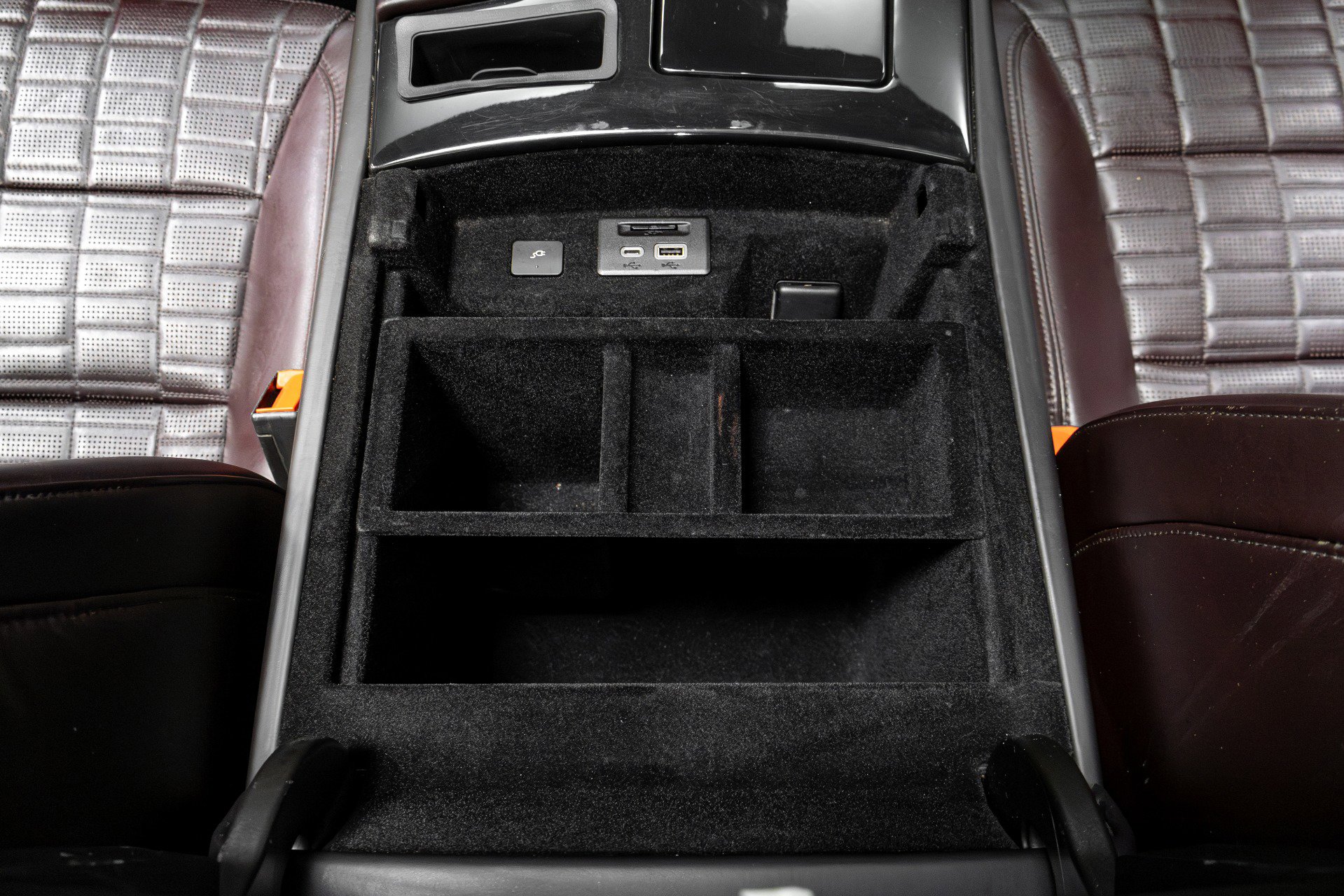 Used 2021 Cadillac Escalade ESV Premium Luxury Platinum w/ Heavy-Duty Trailer Package image 28