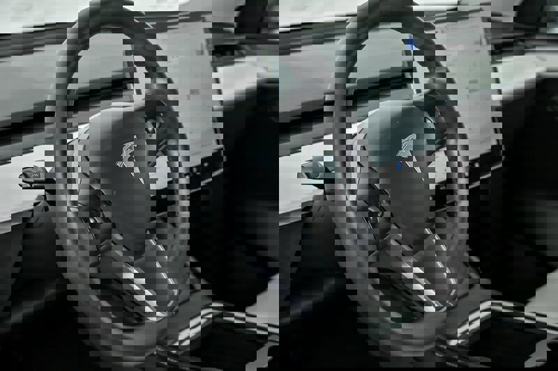 Used 2022 Tesla Model Y Long Range image 21