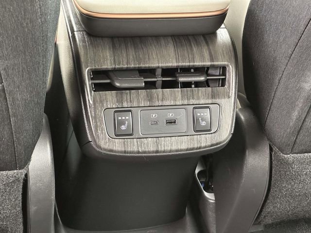 Used 2023 Nissan Ariya FWD image 17