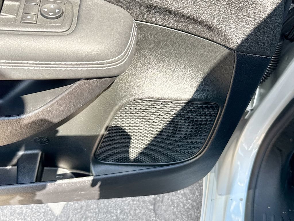 Used 2026 Chrysler Pacifica Select image 20