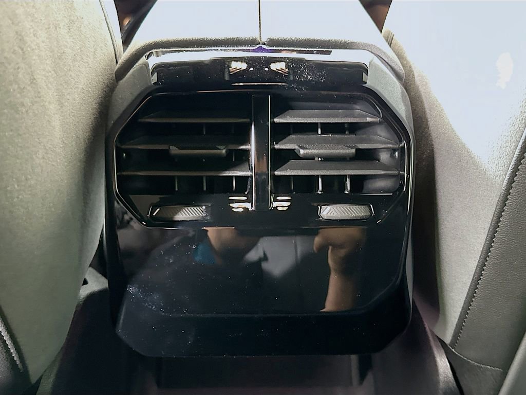 New 2026 BMW iX xDrive45 w/ M Sport Package image 18