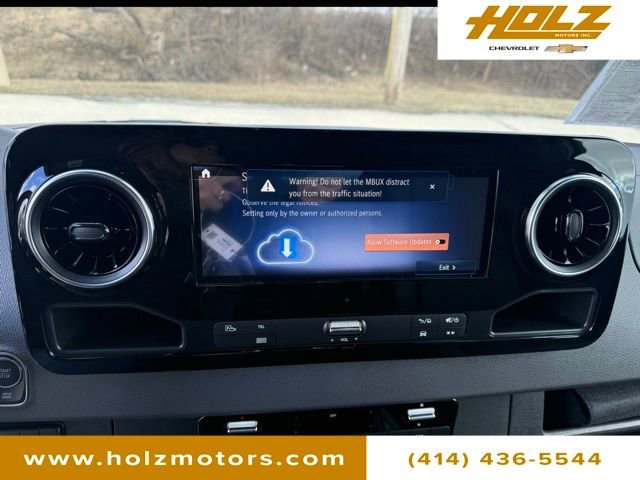 Used 2024 Mercedes-Benz eSprinter 170 Cargo image 14