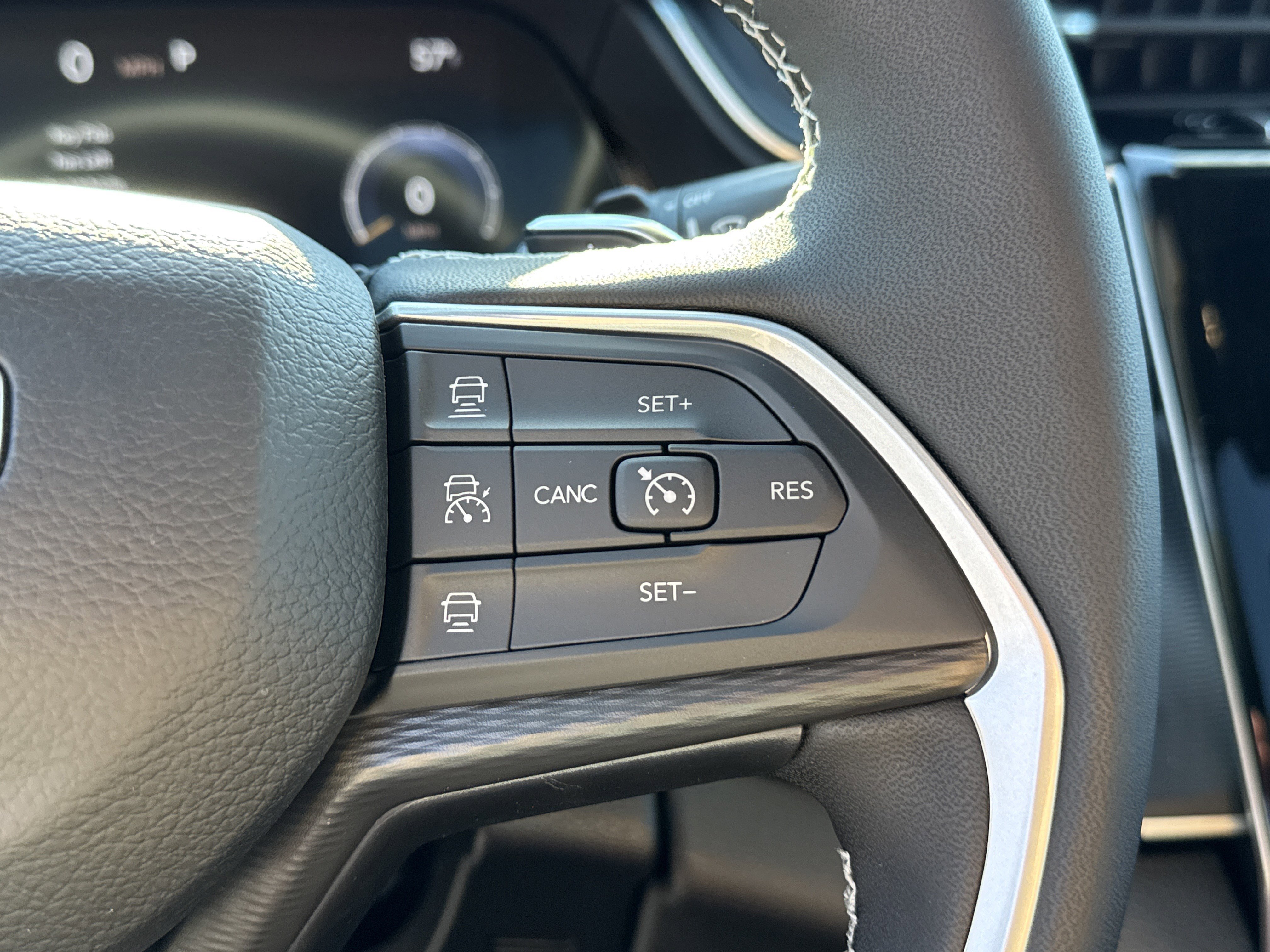 New 2025 Jeep Grand Cherokee L Laredo w/ Luxury Tech Group I image 32