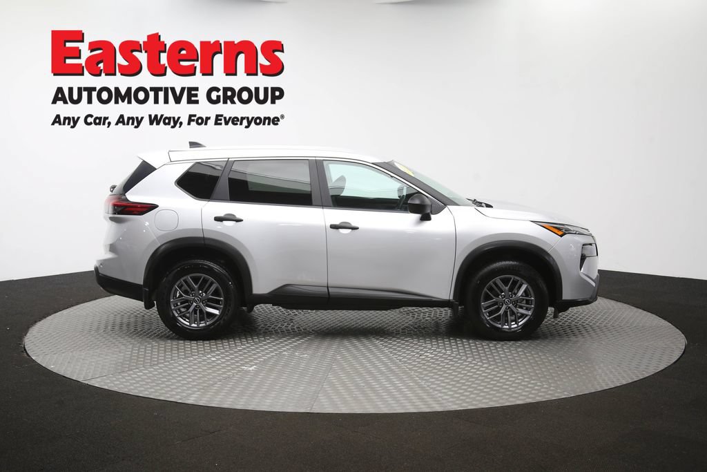 Used 2024 Nissan Rogue S AWD/4WD image 46
