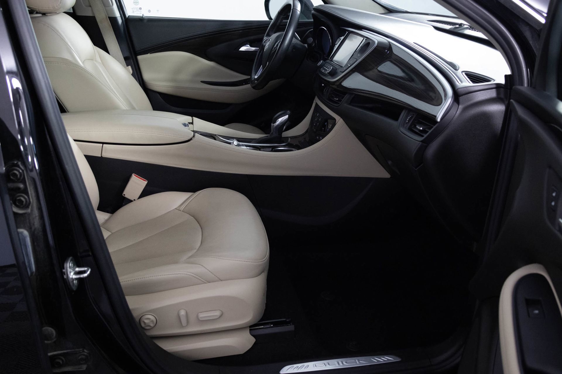 Used 2020 Buick Envision Essence AWD/4WD image 40