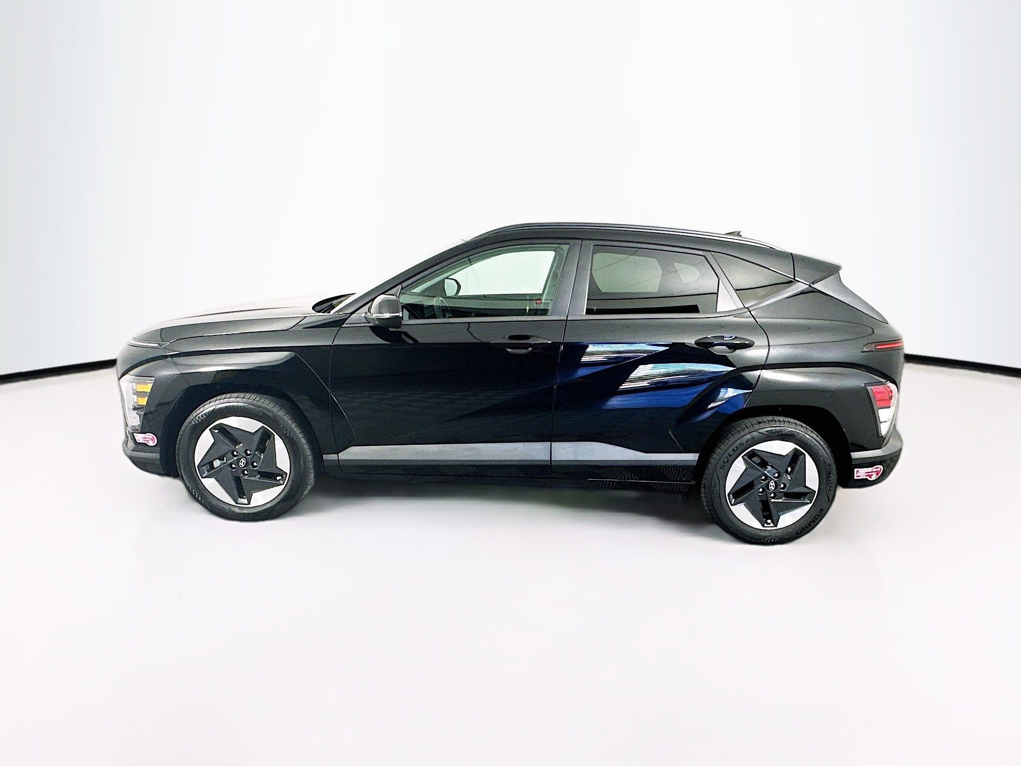 Used 2024 Hyundai Kona SEL FWD image 4