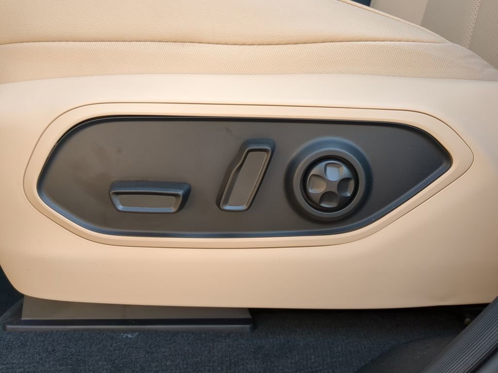 New 2025 Jeep Grand Cherokee Limited w/ Luxury Tech Group II image 18