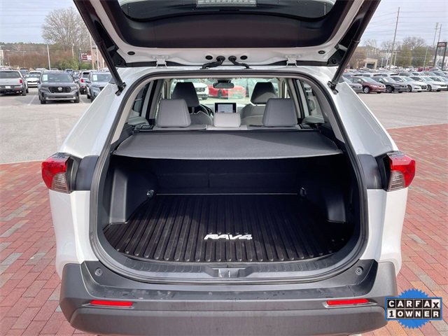 Used 2023 Toyota RAV4 XLE Premium image 28