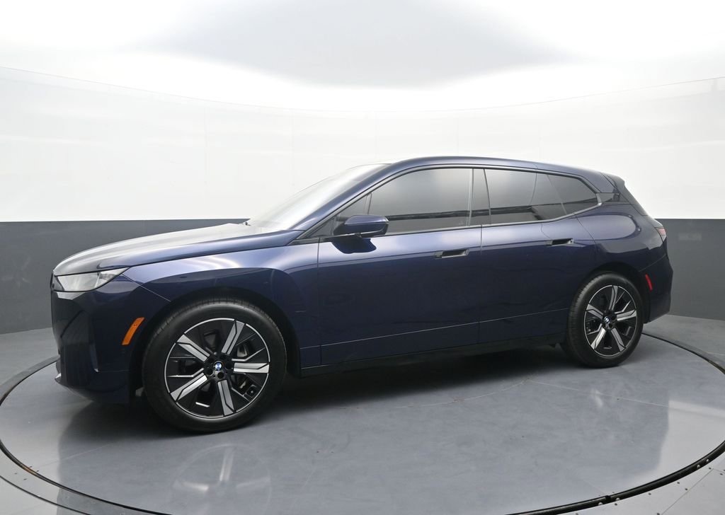 Used 2026 BMW iX xDrive45 w/ Premium Package image 4