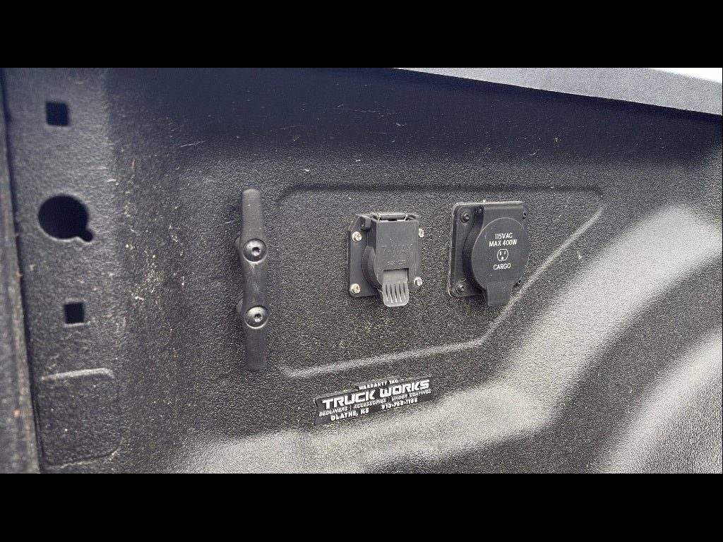 Used 2024 RAM 2500 Tradesman w/ Chrome Appearance Group image 23