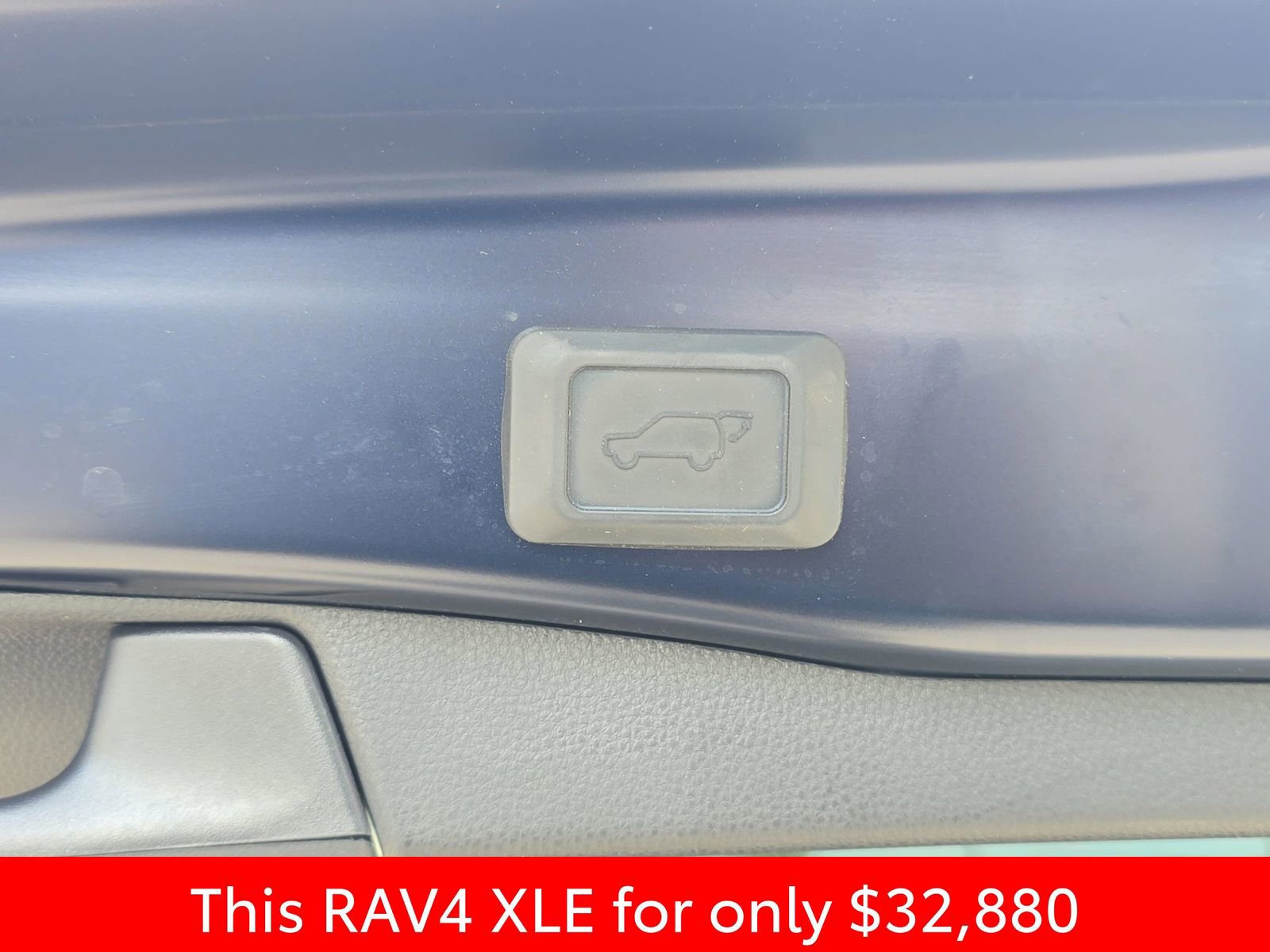 Used 2025 Toyota RAV4 XLE w/ Convenience Package FWD image 19
