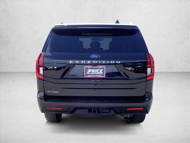 Used 2025 Ford Expedition Active AWD/4WD image 3