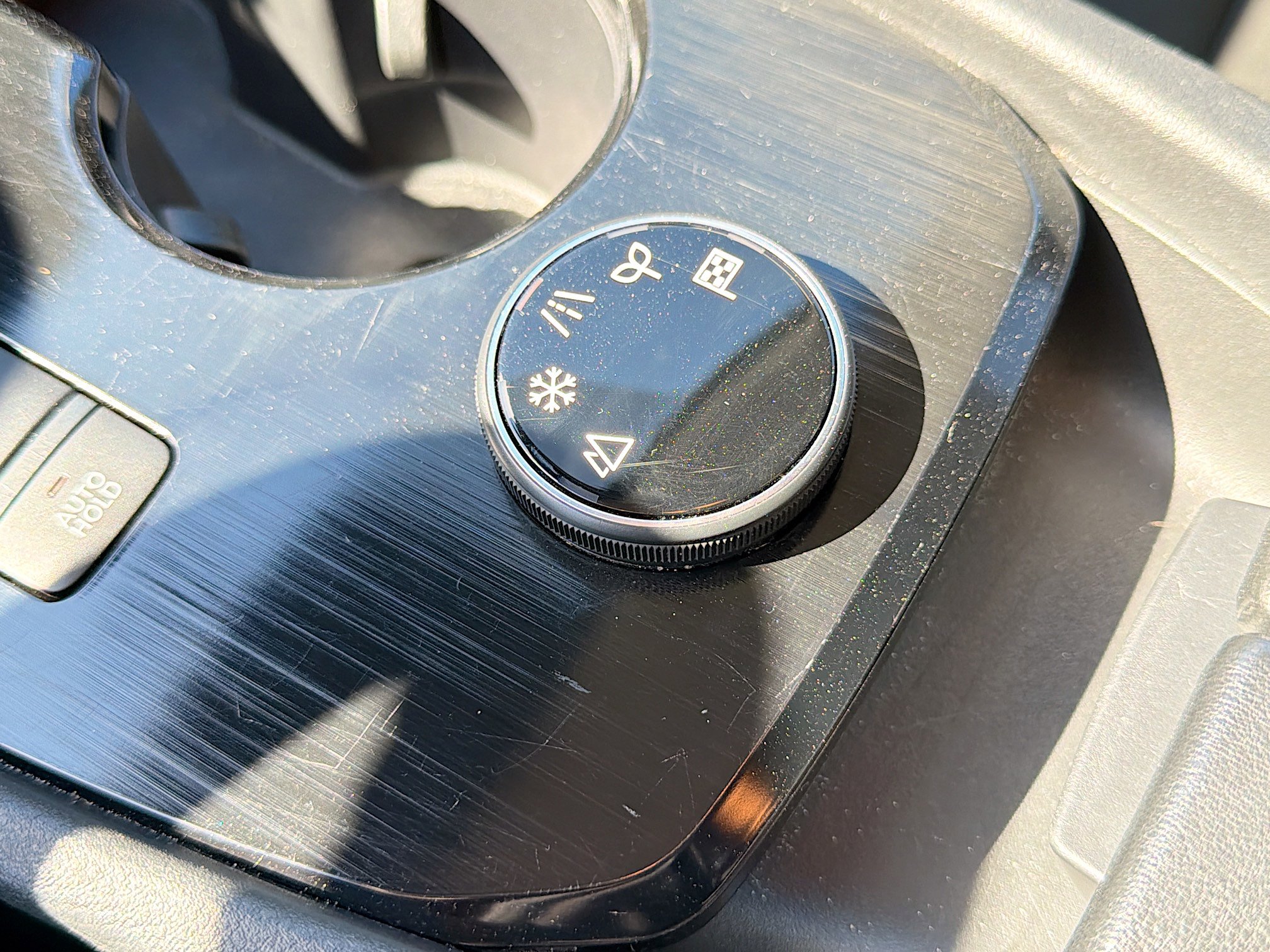 Used 2024 Nissan Rogue S image 27