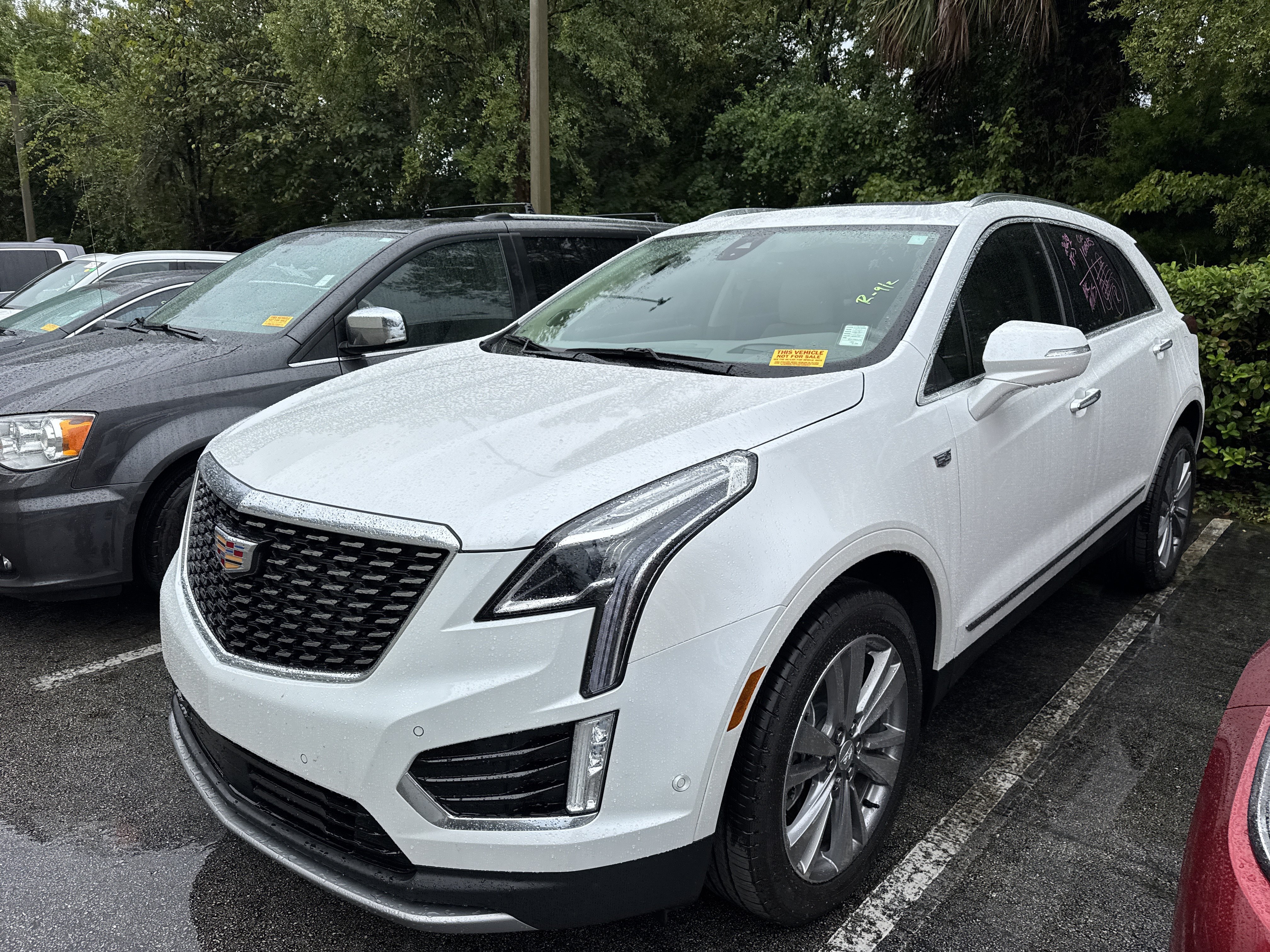 Used 2024 Cadillac XT5 Premium Luxury w/ Technology Package FWD image 1