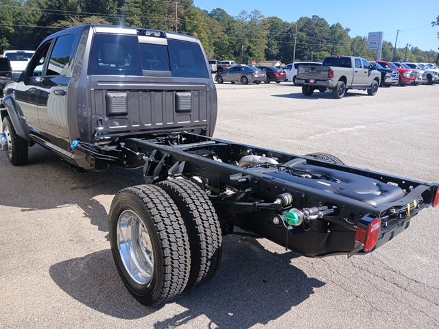 New 2027 RAM 4500 4x4 Crew Cab DRW w/ Laramie Trim Package image 5