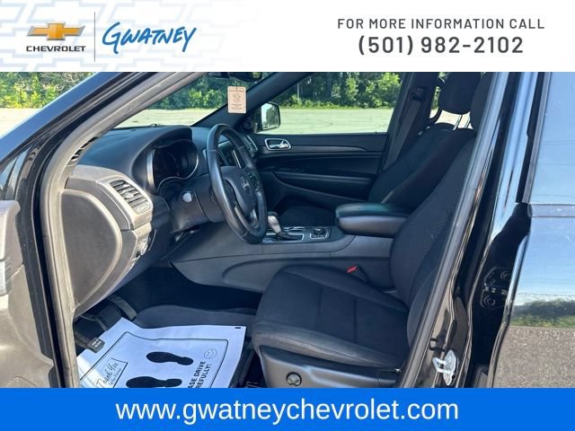 Used 2019 Jeep Grand Cherokee Laredo AWD/4WD image 30