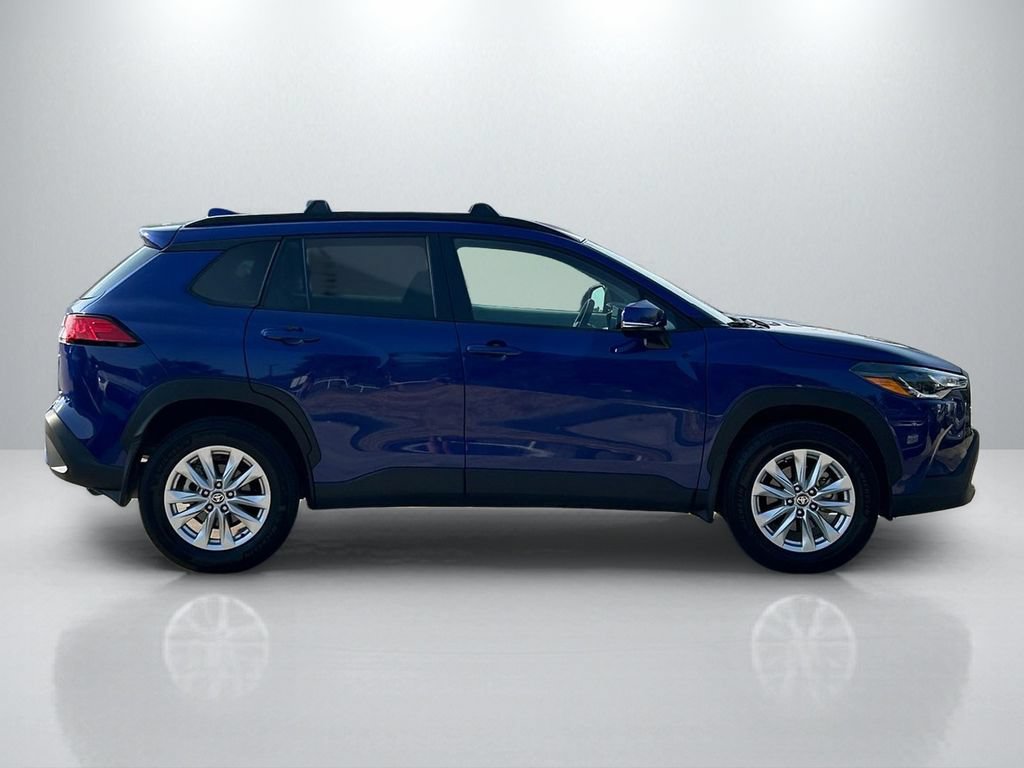 Used 2024 Toyota Corolla Cross LE FWD image 4