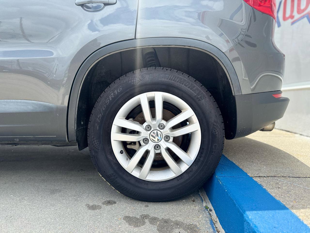 Used 2016 Volkswagen Tiguan S image 21