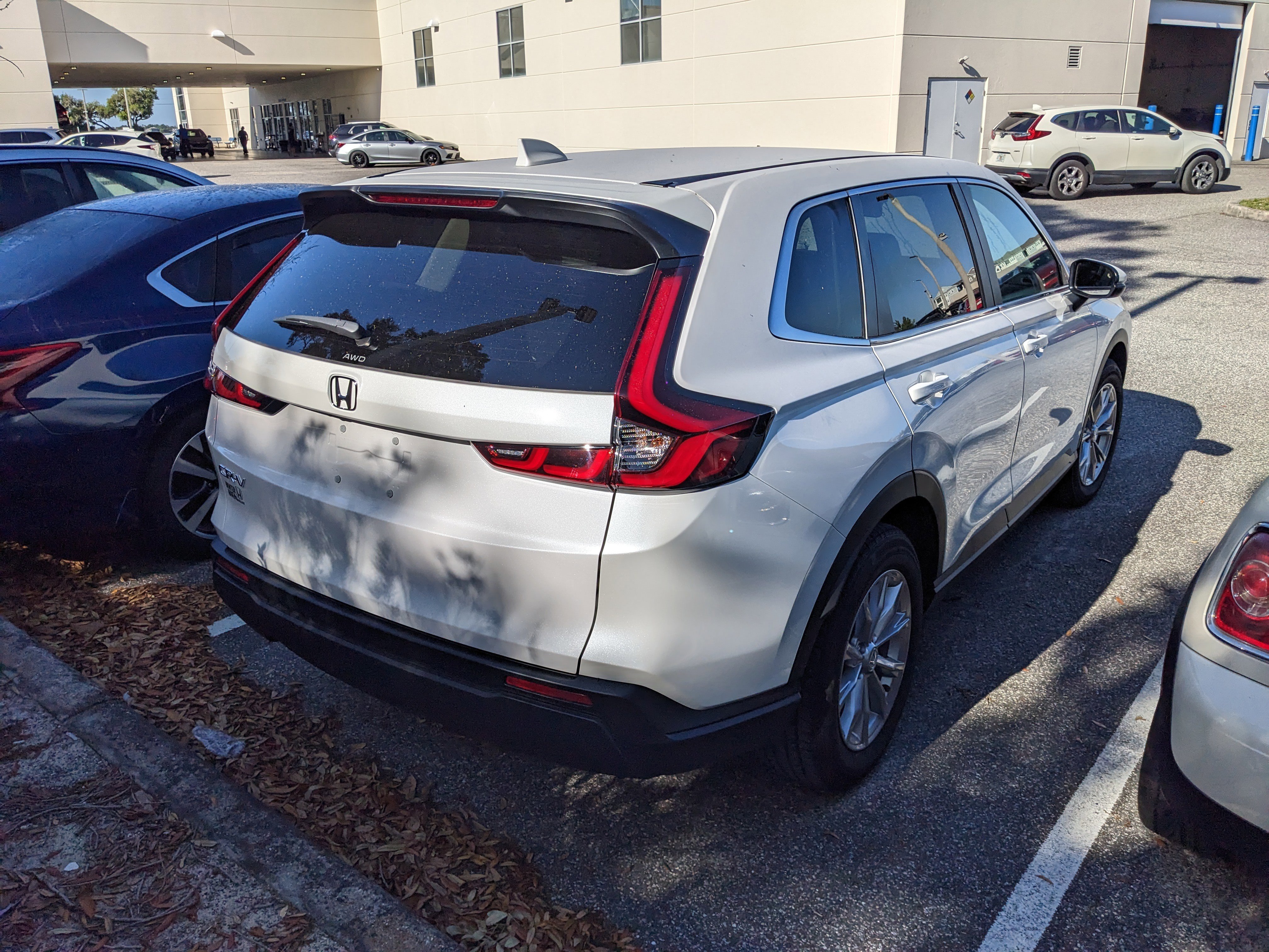 Used 2024 Honda CR-V EX image 8