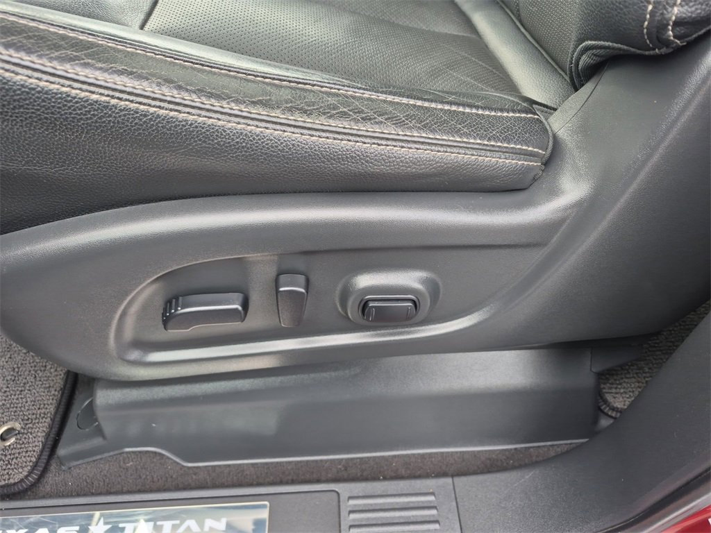 Used 2021 Nissan Titan SL w/ Moonroof Package image 19
